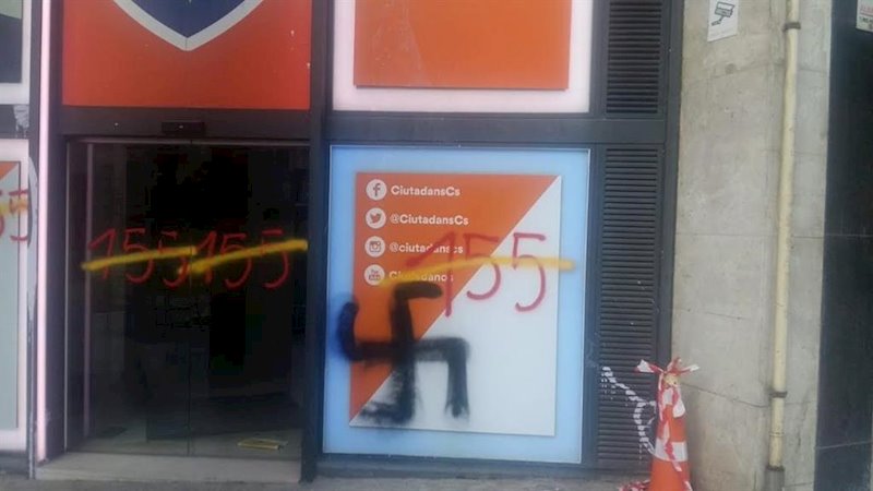 ep pintada en la sede de cs en barcelona