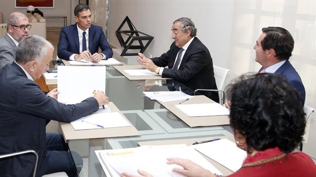 Reunión de Pedro Sánchez y agentes sociales sobre la FP | PRESIDENCIA DEL GOBIERNO ep reunionpedro sanchezagentes socialesla fp