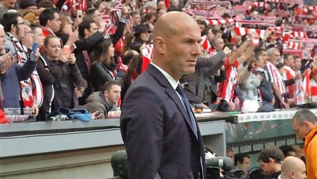 ep zinedine zidane entrenadorreal madrid en san mames