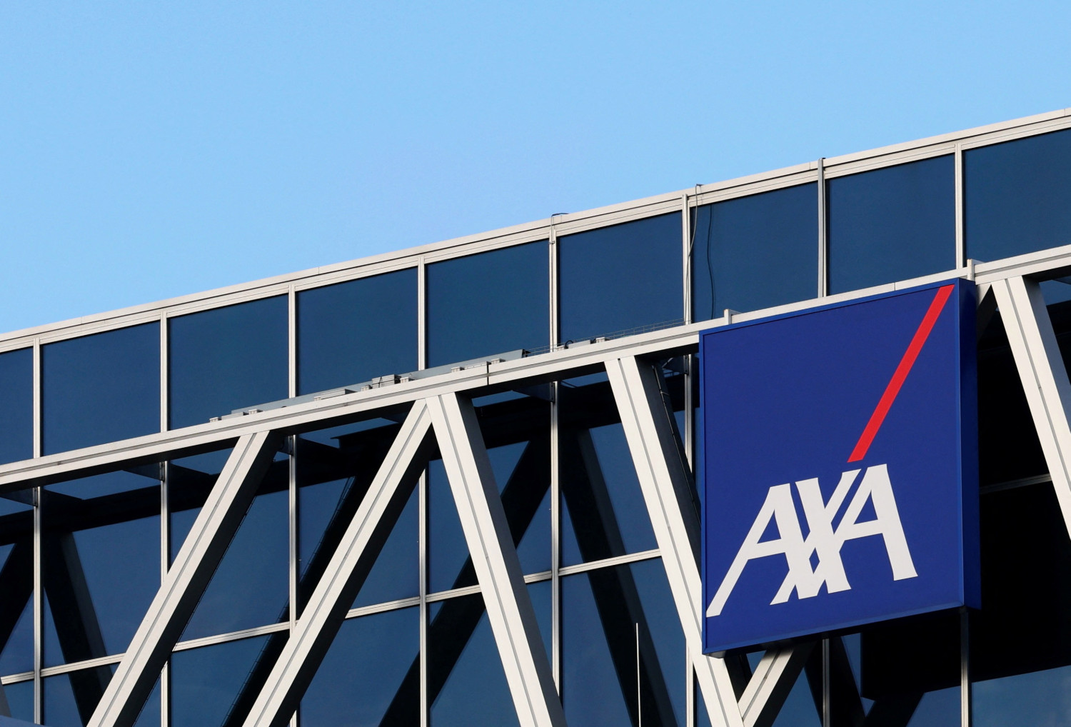 le logo de l assureur axa a bruxelles en belgique 