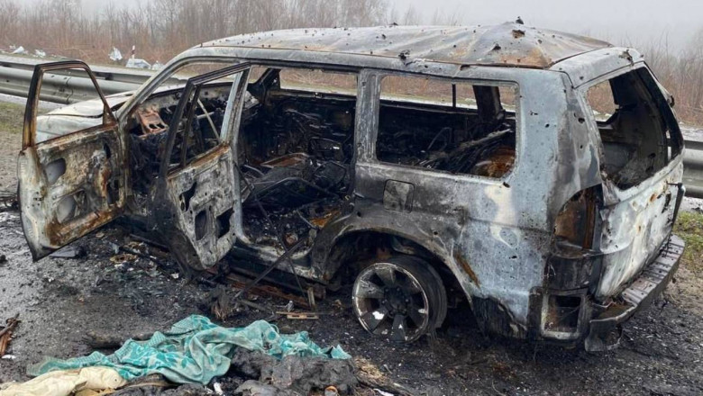 ucrania guerra coche calcinado ucrania guerra coche calcinado