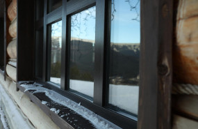 1645693833 windowsill of wooden house outdoor in mountains