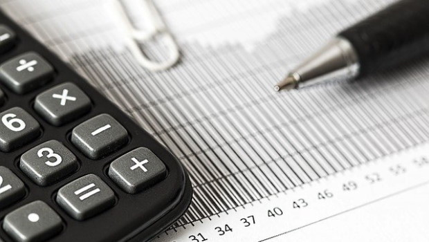 dl finance generic calculator figures spreadsheet accounting