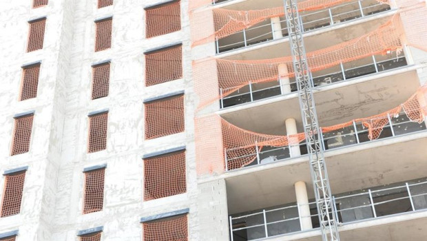 ep archivo   fachada de pisos en construccion