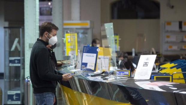 ep archivo   un cliente es atendiendo en la oficina de correos de cibeles en madrid espana
