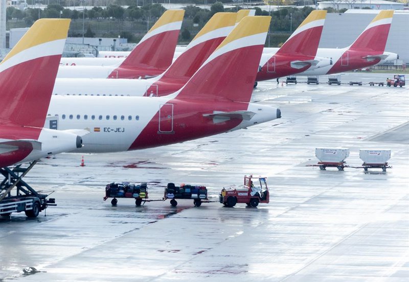 Los beneficios de las aerolíneas podrían caer a la mitad por el aumento del combustible