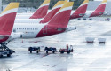 ep archivo   un vehiculo de handling de iberia el dia que comienza su huelga en el aeropuerto adolfo