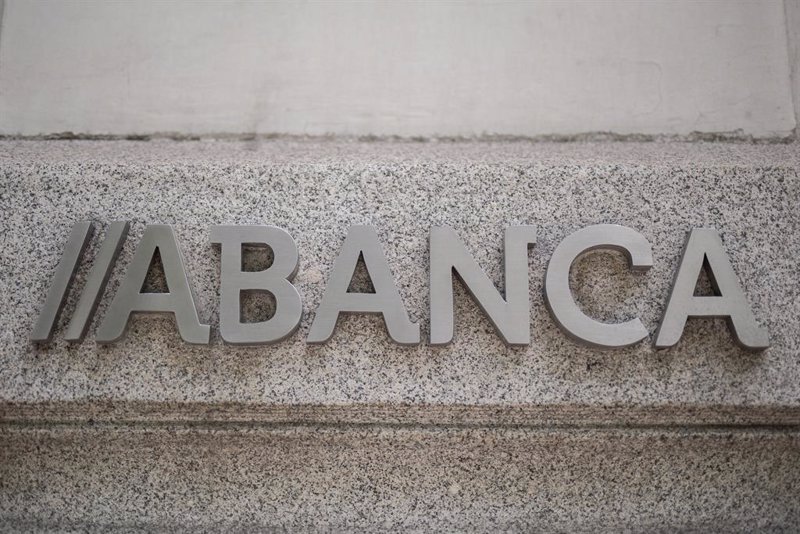 Fitch mejora los ratings crediticios de Abanca, Kutxabank, Ibercaja y Cajamar