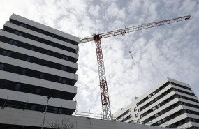 ep archivo   una grua en un edificio en obras