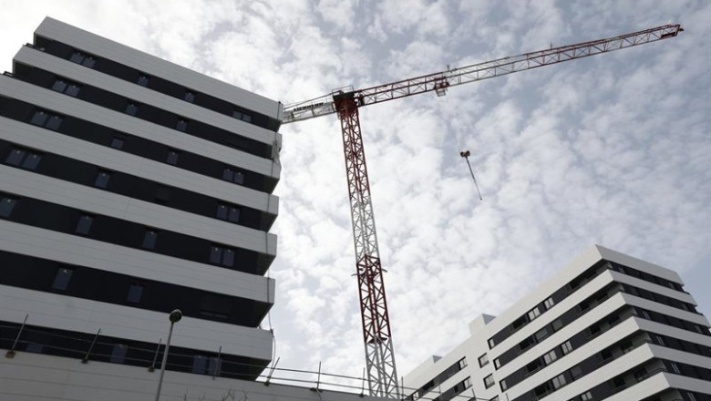 ep archivo   una grua en un edificio en obras