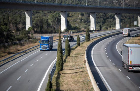 ep archivo   varios camiones circulan a 27 de enero de 2024 en la jonquera girona