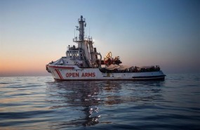 ep barco insigniaproactiva open arms de salvamentorefugiados