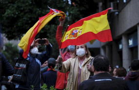 ep concetracion de protesta contra sanchez en la calle nunez de balboa