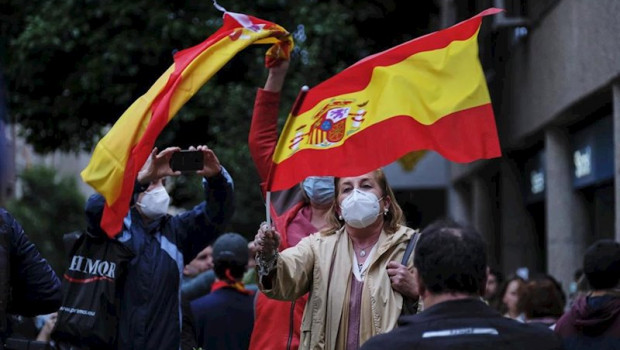 ep concetracion de protesta contra sanchez en la calle nunez de balboa