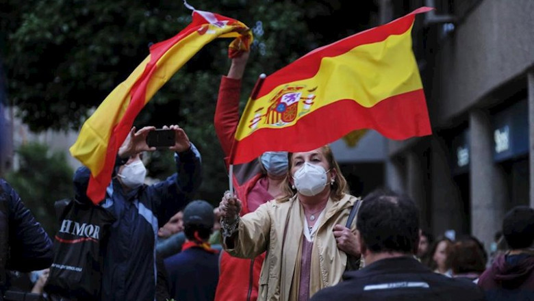 Concetración de protesta contra Sanchez en la calle Nuñez de Balboa | JESUS HELLIN/ EUROPA PRESS ep concetracion de protesta contra sanchez en la calle nunez de balboa