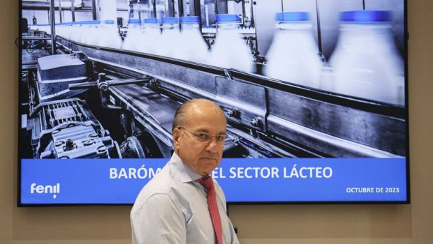 ep el director general de fenil luis calabozo en la presentacion del barometro del sector lacteo