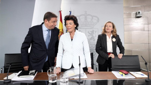 ep el ministro de agricultura pesca y alimentacion en funciones luis planas la ministra portavoz en