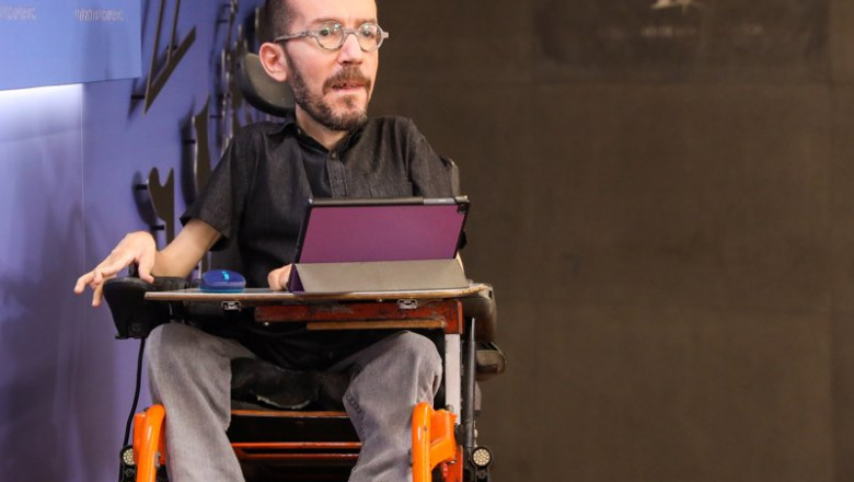 El portavoz de Unidas Podemos, Pablo Echenique, a su llegada a una rueda de prensa previa a una reunión de la Junta de Portavoces, en el Congreso de los Diputados, a 15 de febrero de 2022, en Madrid (España). | Marta Fernández Jara - Europa Press ep el portavoz de unidas podemos pablo echenique a su llegada a una rueda de prensa previa a una