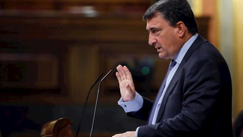 El portavoz del PNV, Aitor Esteban, durante su interveción en el pleno celebrado este jueves en el Congreso para aprobar una nueva prórroga del estado de alarma. | Pool ep el portavoz del pnv aitor esteban durante su intervecion en el pleno celebrado este jueves en el