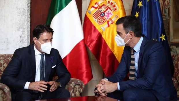 ep el presidente del gobierno pedro sanchez y el presidente del consejo de ministros de italia