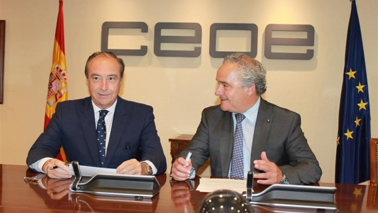 Firma de la Alianza #CEO por la diversidad entre el secretario general de CEOE (izquierda) y el presidente de la Fundación Adecco (derecha) | CEOE ep firma de la alianza ceo por la diversidad entre el secretario general de ceoe izquierda y el
