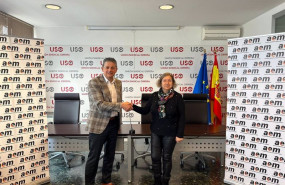 ep francisco martinez presidente de la asociacion espanola de empresas de mensajeria aem y fernanda