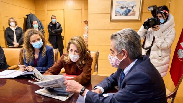 ep la ministra de transportes raquel sanchez con el presidente cantabro miguel angel revilla