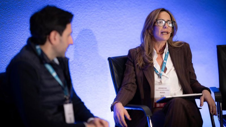 Luis Flores, director digital (CDO) de Gioseppo, y Arancha Pérez-Navarro, directora de Retail, Consumo y Farma de Minsait (Indra). | MINSAIT ep luis flores director digital cdo de gioseppo y arancha perez navarro directora de retail consumo