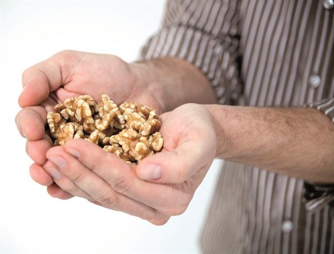 Nueces. Puñado de nueces | PHOTOGRAPHER: MAX VON EICKEN ep nueces punadonueces