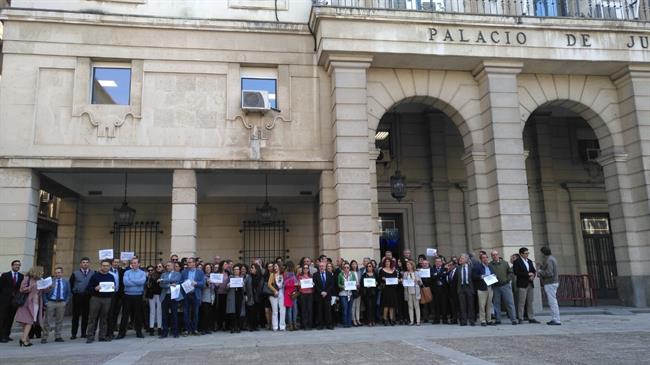 Paro de jueces y fiscales ante la Audiencia Provincial de Sevilla | EUROPA PRESS ep parojuecesfiscalesla audiencia provincialsevilla
