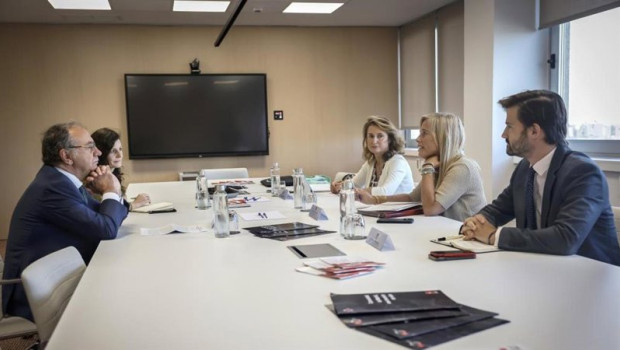 ep reunion de representantes de la comunidad de madrid con la empresa aeroespacial airbus