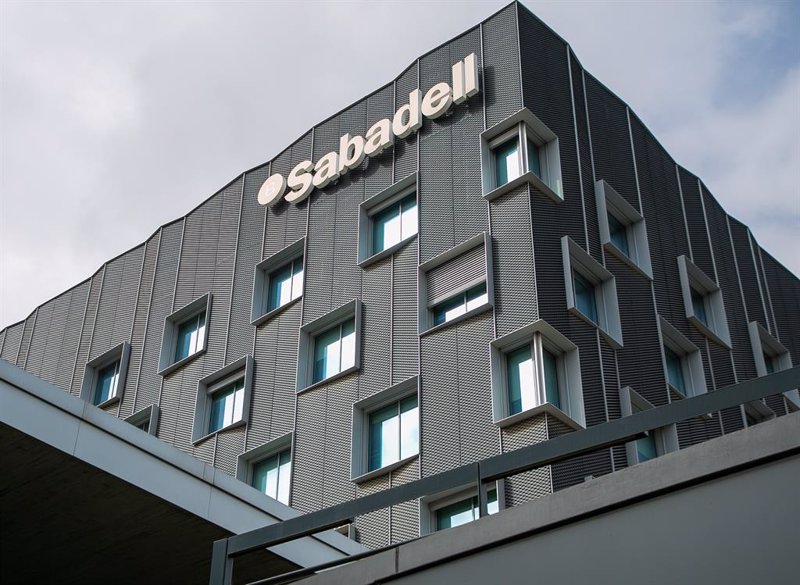 Banco Sabadell gana 530 millones en 2021 y se adelanta un año a su plan estratégico