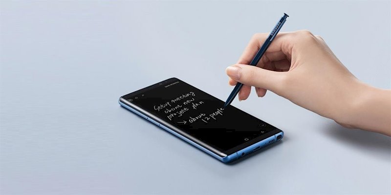 ep telefono de samsung que tiene pantalla en curva