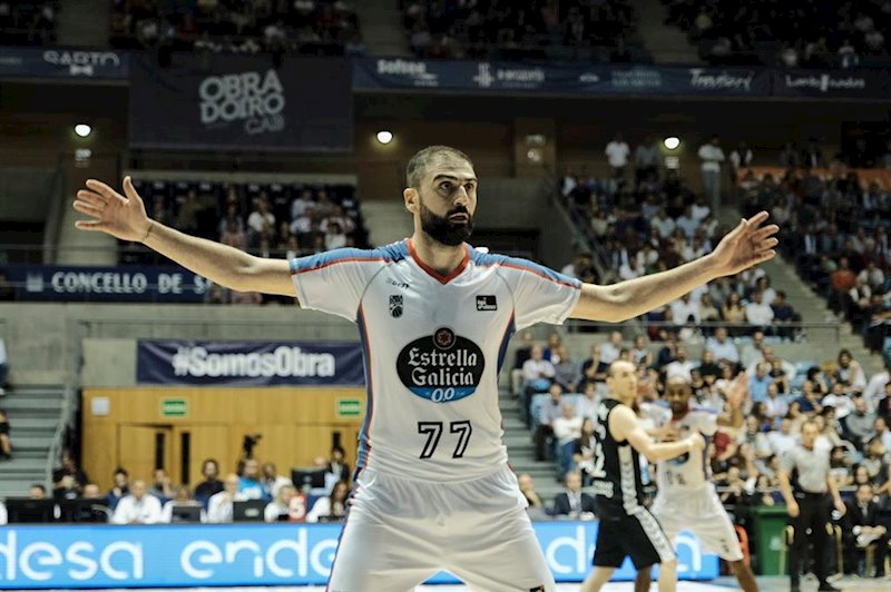 ep vasileiadis jugando con el obradoiro