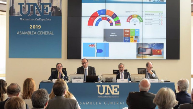 ep archivo   asamblea general de la asociacion espanola de normalizacion une