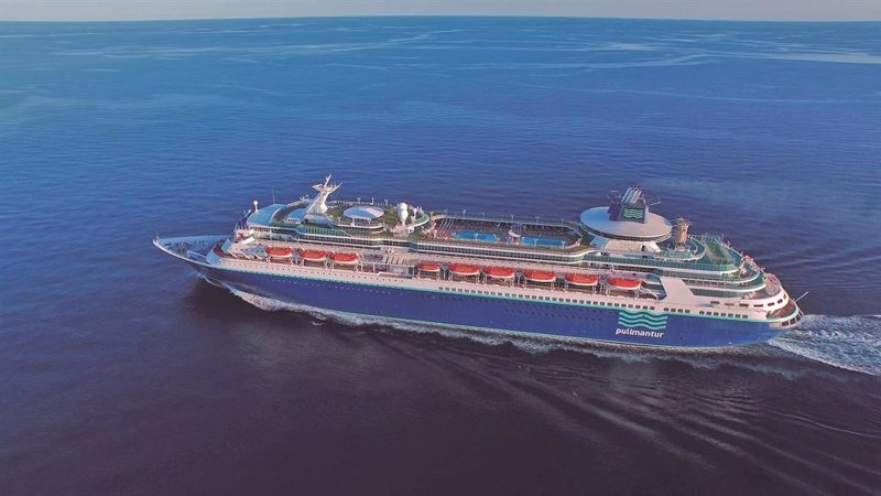 Pullmantur alcanza un preacuerdo con los trabajadores para el ERE
