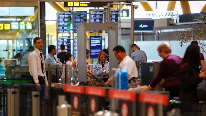 ep archivo pasajeros en los filtros de seguridad de barajas ep archivo pasajeros en los filtros de seguridad de barajas