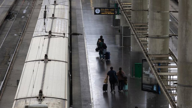 ep archivo   viajeros en la estacion de atocha durante la operacion salida por el puente de la