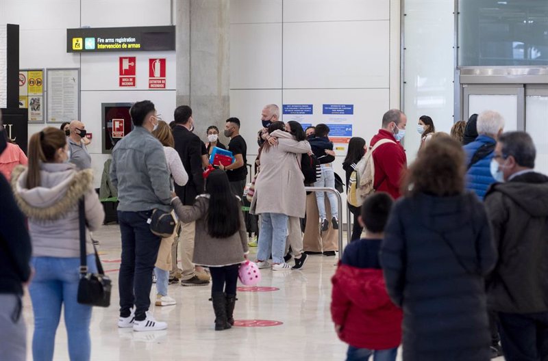 ¿Se puede reclamar un vuelo por retrasos en los aeropuertos?