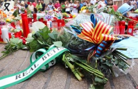 ep betis flores homenaje victimas atentado barcelona cambrils