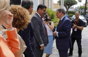 ep el ministro de agricultura pesca y alimentacion luis planas junto al presidente de freshuelva