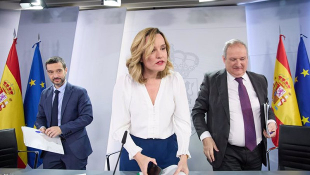 ep el ministro de industria y turismo jordi hereu durante una rueda de prensa posterior a la reunion ep el ministro de industria y turismo jordi hereu durante una rueda de prensa posterior a la reunion