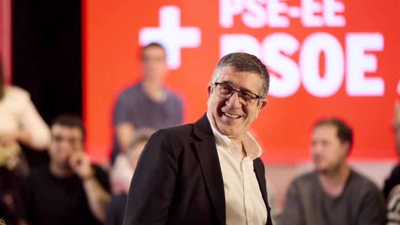 ep el portavoz del psoe en el congreso patxi lopez participa en un acto politico en el centro civico ep el portavoz del psoe en el congreso patxi lopez participa en un acto politico en el centro civico