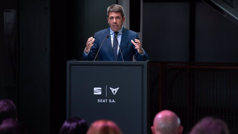 ep el presidente de la comunitat valenciana carlos mazon interviene en un acto en la casa seat tras ep el presidente de la comunitat valenciana carlos mazon interviene en un acto en la casa seat tras