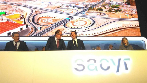 ep el presidente de sacyr manuel manrique y el consejero demetrio carceller en la junta de