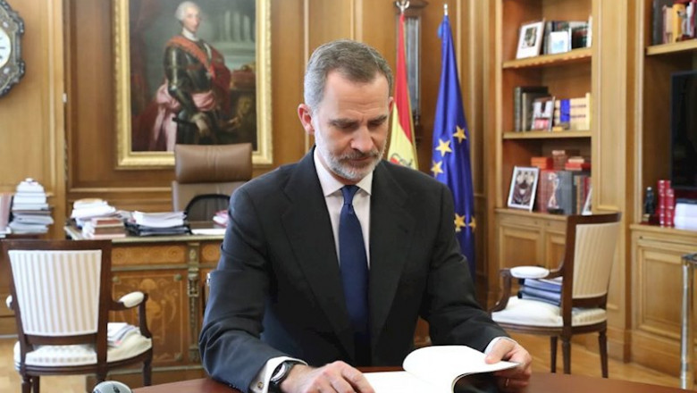 ep el rey durante una de las reuniones que ha mantenido en zarzuela para analizar la situacion de