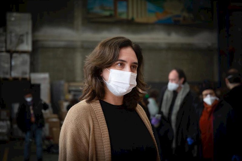 Ada Colau alienta un boicot a Amazon para potenciar el comercio local