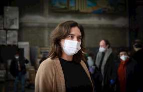 ep la alcaldesa de barcelona ada colau protegida con mascarilla