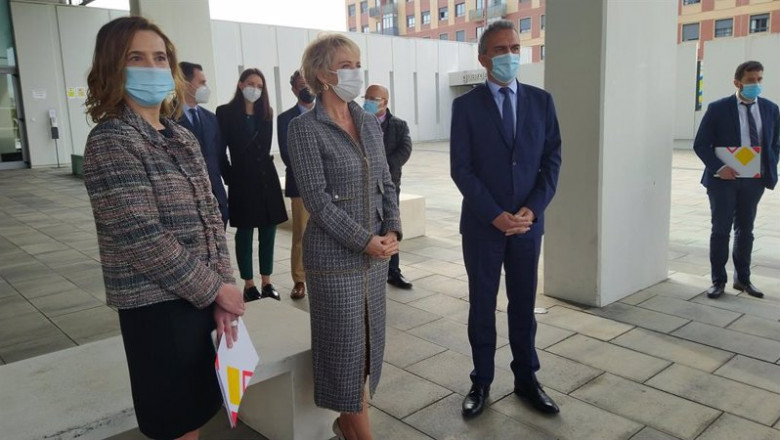 La Secretaria de Estado de Digitalización e Inteligencia Artificial, Carme Artigas, junto a la Directora General del Incibe, Rosa Díaz, y el Delegado del Gobierno en Castilla y León, Javier Izquierdo. | EUROPA PRESS ep la secretaria de estado de digitalizacion e inteligencia artificial carme artigas junto a la