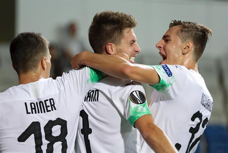 ep los jugadores del borussia moenchengladbach celebran un gol en la liga europa